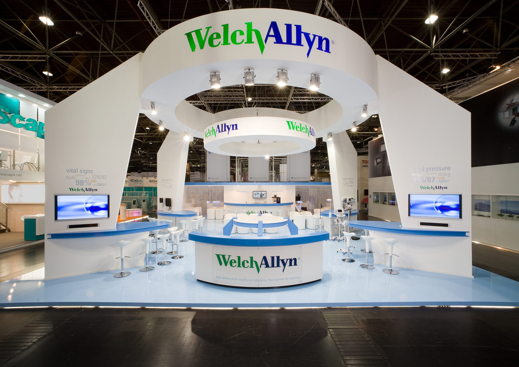 welch-allyn-messebau-front-2208
